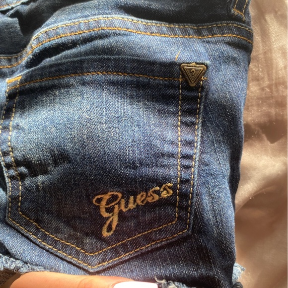 GUESS JEANS SHORTS IN SIZE WOMEMS 26 - Picture 3 of 7